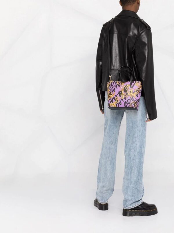 18553916_39989292_1000_a953c753-2dcb-446e-a818-91cc9e983ed7.jpg Versace logo-print tote bag