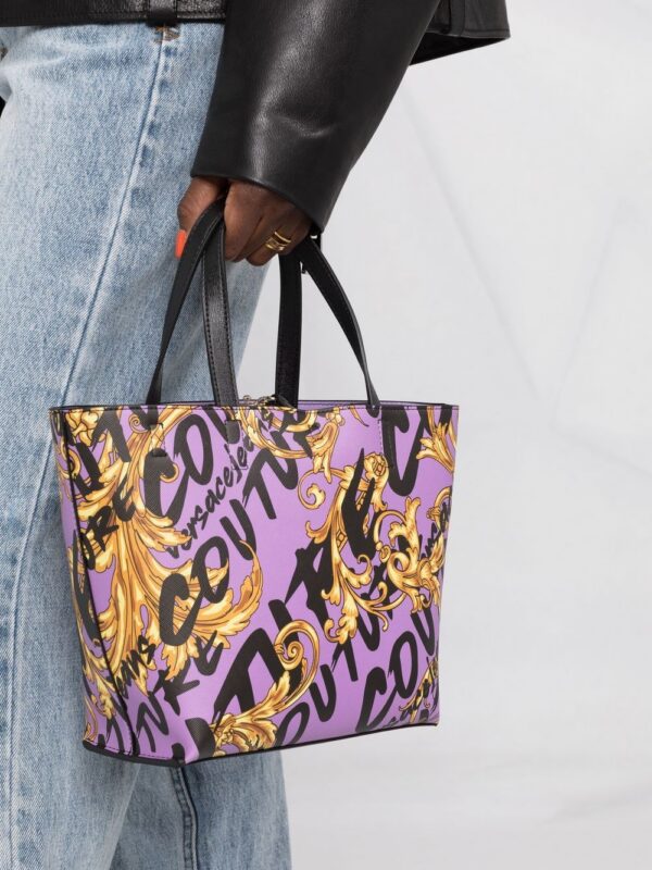 18553916_39990084_1000.jpg Versace logo-print tote bag