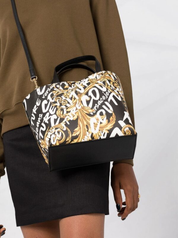 18553918_39989386_1000.jpg Versace Jeans Couture logo-print tote bag