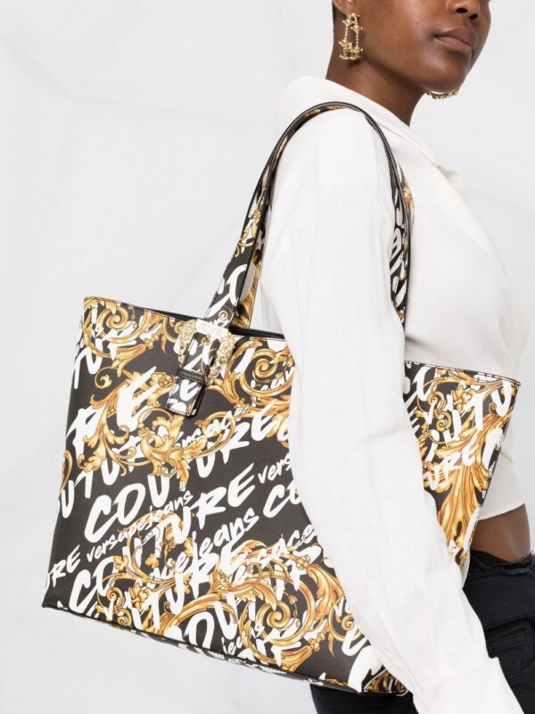 18555528_39980382_1000.jpg Versace logo-print tote bag