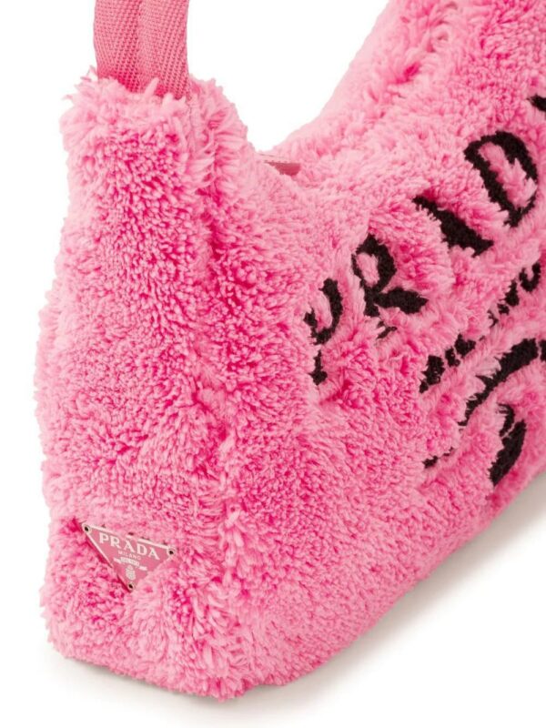 18584329_40693825_1000.jpg Prada logo-print towel shoulder bag