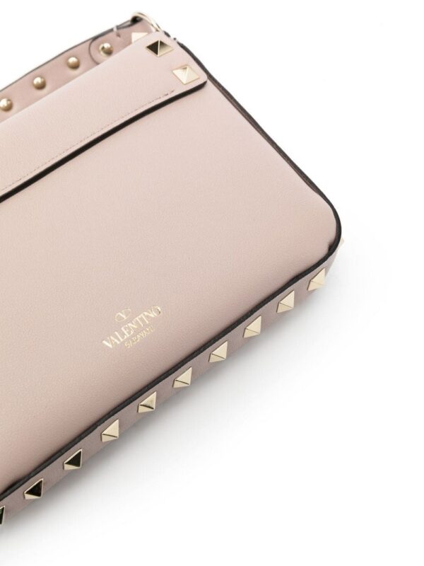 18592667_40217384_1000.jpg Valentino Garavani stud-detail leather shoulder bag