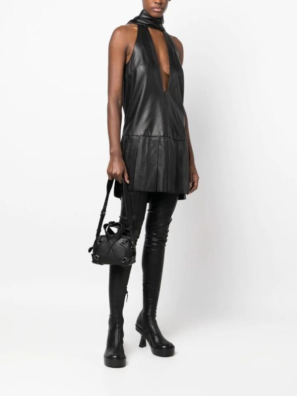 18715707_42118420_1000.jpg Courrèges Loop crossbody bag