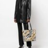 18808246_40907732_1000.jpg Versace Regalia Baroque-print tote bag