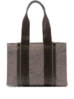 18824425_42018219_1000.jpg Chloé embroidered-logo tote bag