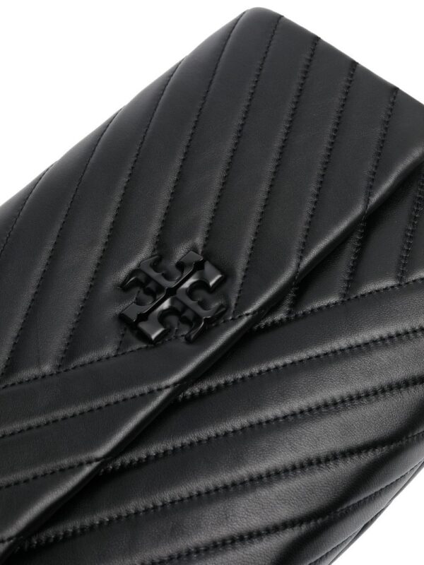 18832318_41346224_1000.jpg Tory Burch logo-plaque quilted shoulder bag