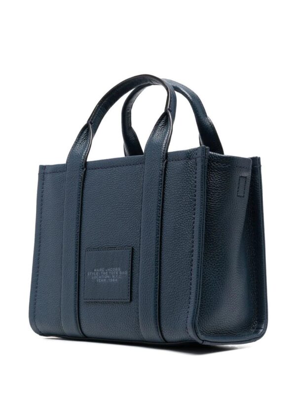 18891250_41081234_1000_62b530cc-727e-439d-8256-5afc000004d3.jpg Marc Jacobs The Tote debossed-logo tote bag