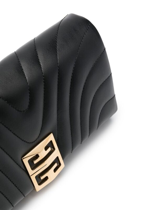 18951231_41271578_1000.jpg Givenchy quilted logo-plaque shoulder bag
