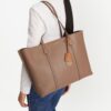 19040519_43542251_1000.jpg Tory Burch leather logo-print tote bag