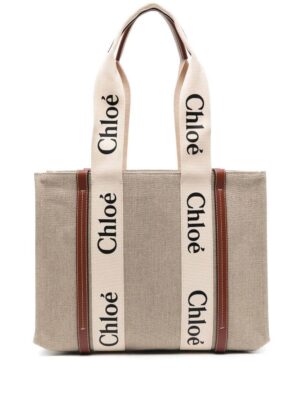 19041528_41547963_1000_edaf8bf9-68f2-4ac6-8694-a513301904f7.jpg Chloé medium Woody logo tote bag