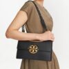 19041542_43580674_1000.jpg Tory Burch logo plaque shoulder bag