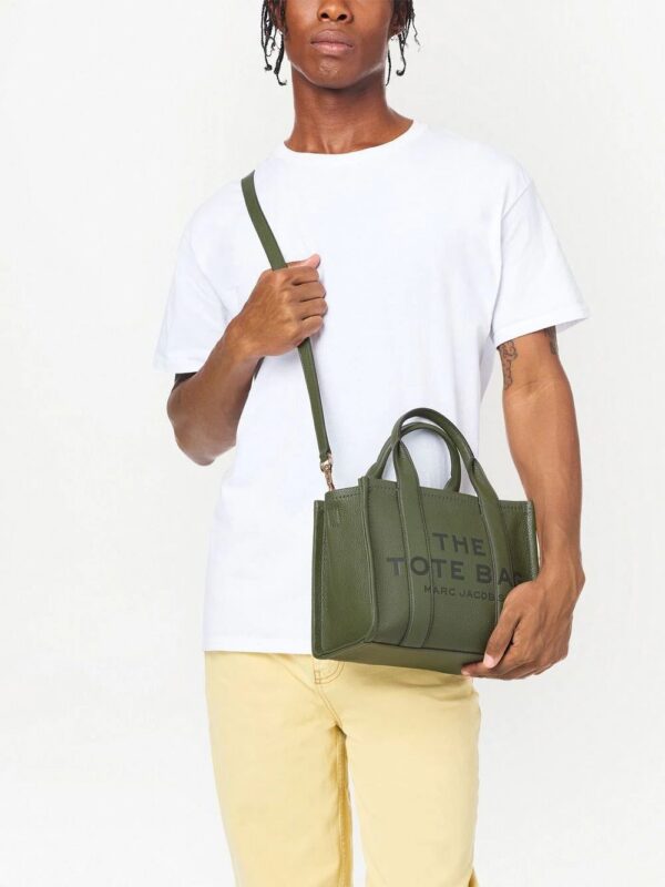 19137129_42382378_1000.jpg Marc Jacobs logo patch leather shoulder bag