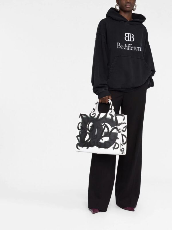 19148346_41976417_1000.jpg Dolce & Gabbana graffiti-print tote bag