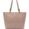 19150702_43218766_1000_2543b04c-209b-4f3d-af58-8e3c4655beef.jpg Tommy Hilfiger chain-strap tote bag