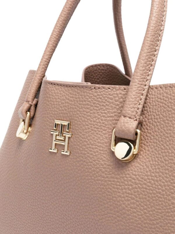 19152350_43299776_1000.jpg Tommy Hilfiger small monogram satchel bag