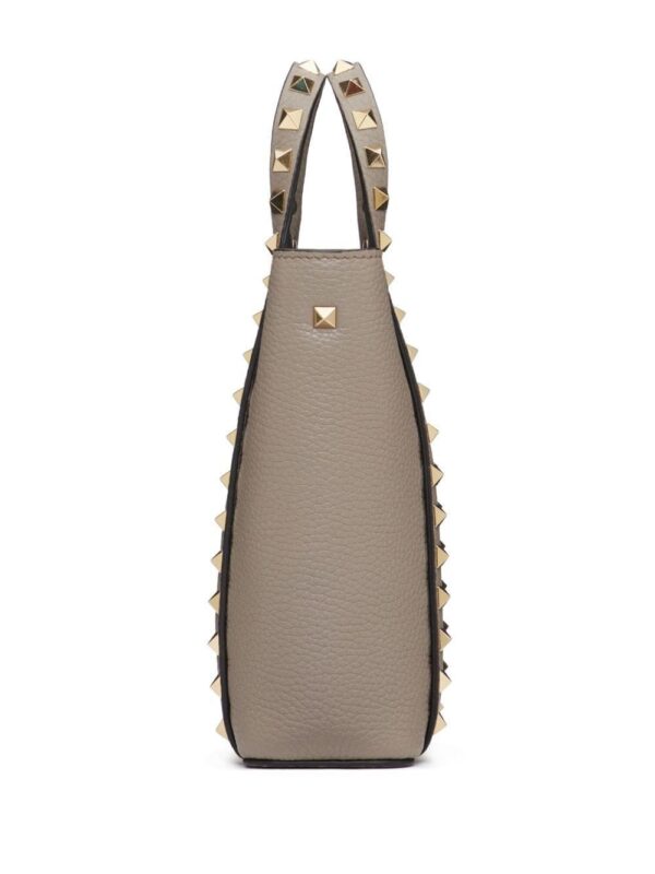 19184003_50312074_1000.jpg Valentino Garavani mini Rockstud tote bag
