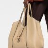 19214466_43834503_1000.jpg Tod's medium leather tote bag