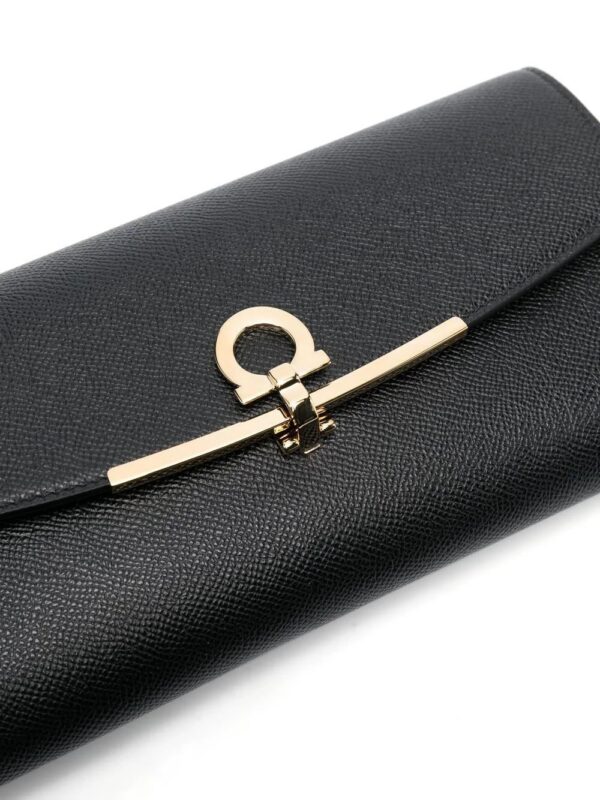 19256098_42554999_1000.jpg Ferragamo Gancini leather clutch bag