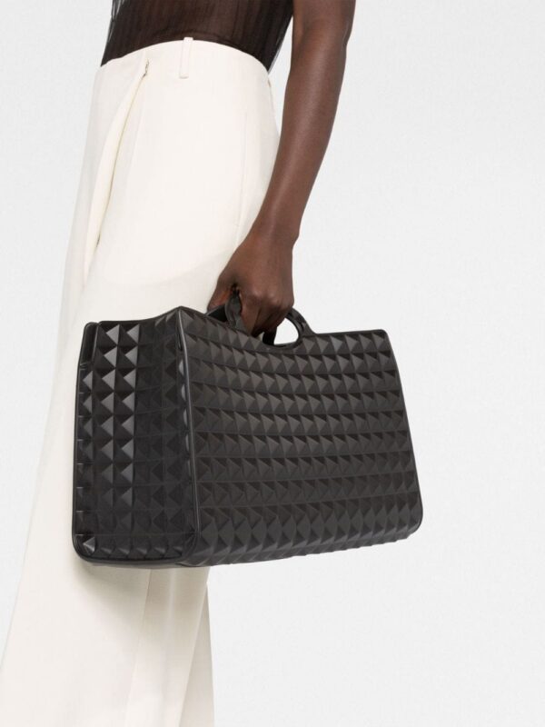 19326444_50182217_1000.jpg Valentino Garavani Le Troisième shopping tote bag