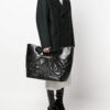 19375692_42622072_1000.jpg Alexander Mcqueen Seal logo-embroidered tote bag