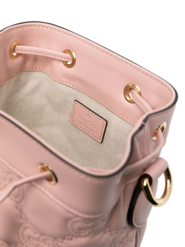 19426832_53167512_1000.jpg Gucci GG matelassé bucket bag