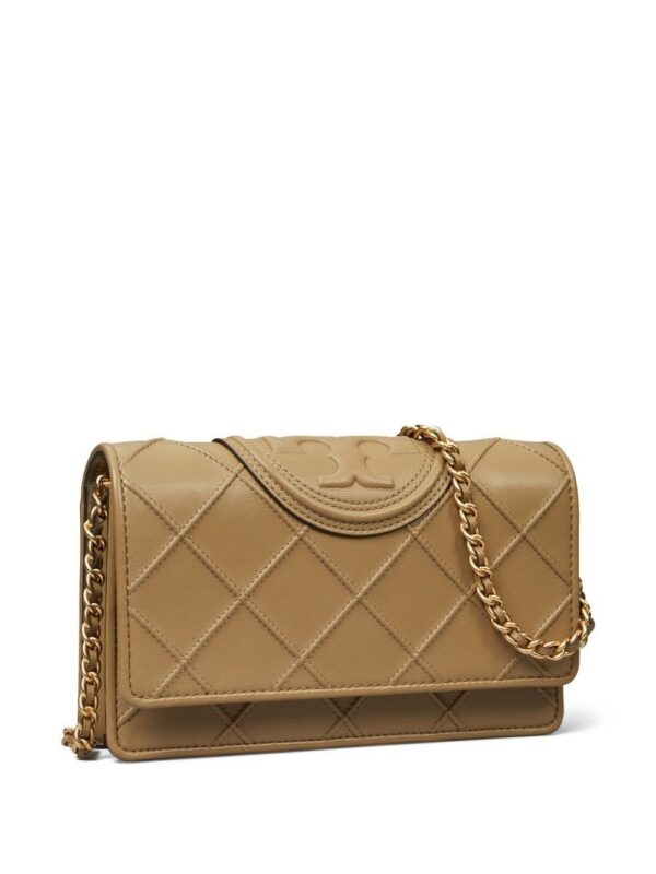 19447889_43783757_1000.jpg Tory Burch Fleming logo-embossed crossbody bag