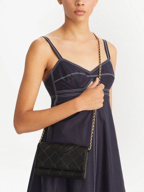 19447893_43784687_1000.jpg Tory Burch Fleming logo-embossed crossbody bag
