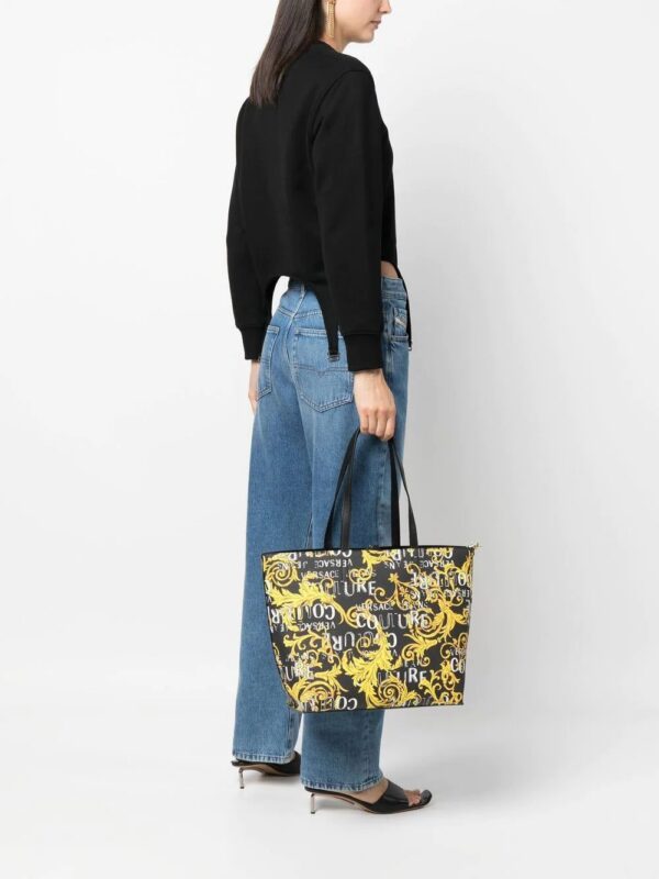 19457969_43409206_1000.jpg Versace Jeans Couture logo-print tote bag