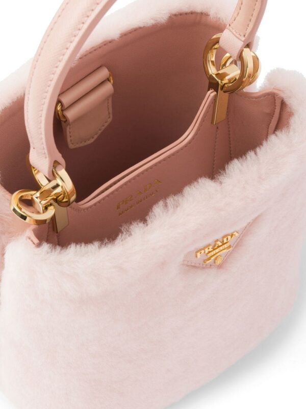 19509173_43541049_1000.jpg Prada Panier shearling mini bag
