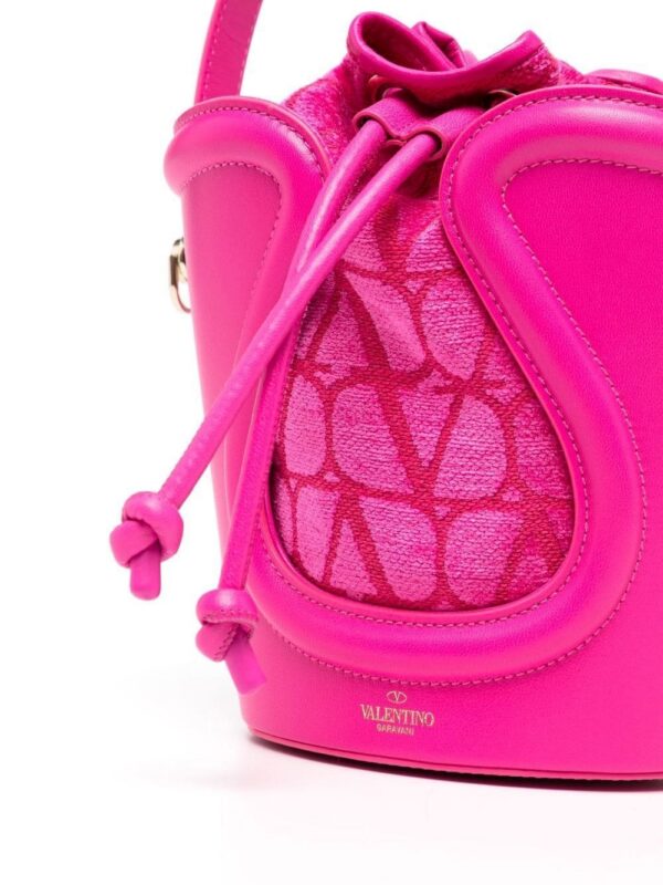 19509861_43594969_1000.jpg Valentino Garavani Le Cinquième bucket bag