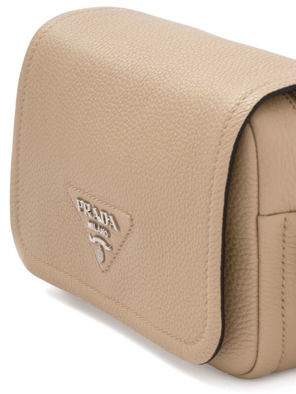19561013_43704293_1000.jpg Prada logo-plaque leather shoulder bag