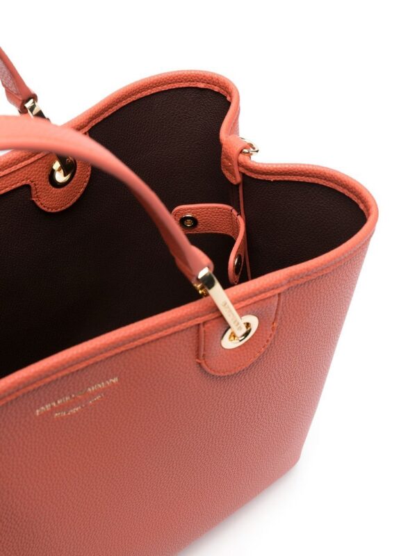 19596250_43762166_1000.jpg Emporio Armani pebble-effect logo-strap tote