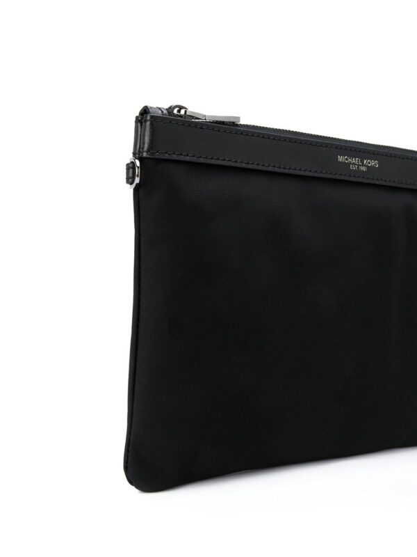 19596370_43836930_1000-1.jpg Michael Michael Kors logo-stamp leather clutch bag