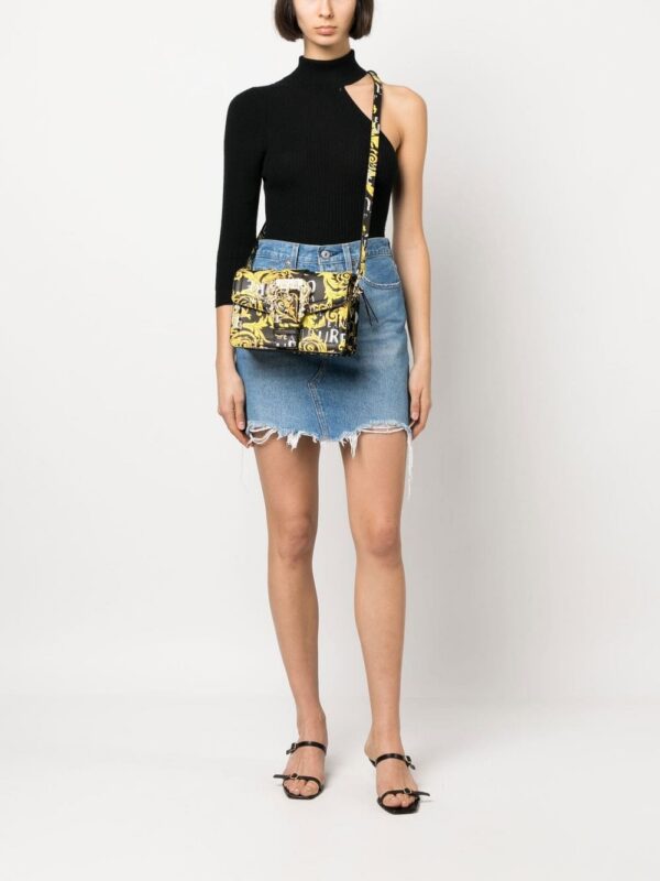 19602234_43830306_1000.jpg Versace Jeans Couture Barocco buckle logo-print print tote bag