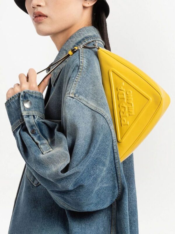 19661707_43965031_1000.jpg Prada leather triangle pouch