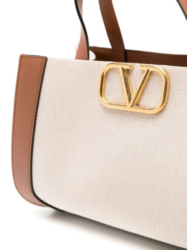 19677650_44140788_1000.jpg Valentino Garavani small VLogo Signature tote bag