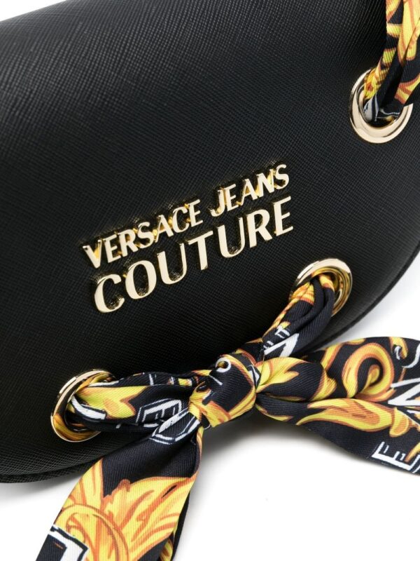 19694328_44135403_1000-1.jpg Versace Jeans Couture baroque-print detail shoulder bag