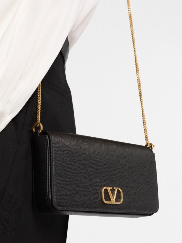 19717132_44182946_1000.jpg Valentino Garavani VLogo Signature clutch bag