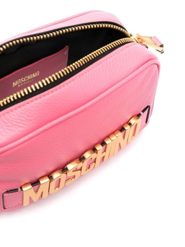 19739669_44257494_1000.jpg Moschino logo-plaque shoulder bag