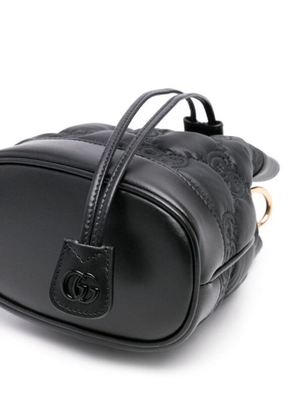 19805849_53915697_1000.jpg Gucci GG Supreme matelassé bucket bag
