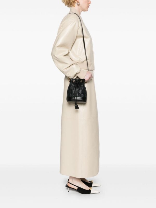 19805849_53915698_1000.jpg Gucci GG Supreme matelassé bucket bag