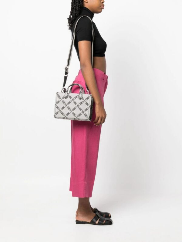 19831740_44476700_1000.jpg Michael Michael Kors monogram-print tote bag