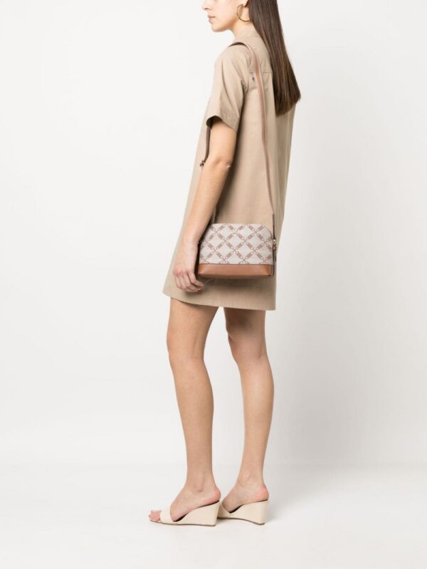 19834743_44537978_1000.jpg Michael Michael Kors logo-embossed crossbody bag