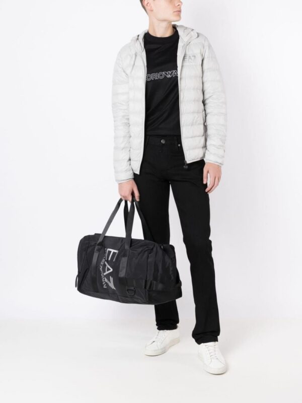 19842220_44939208_1000.jpg Ea7 Emporio Armani logo-print zipped holdall