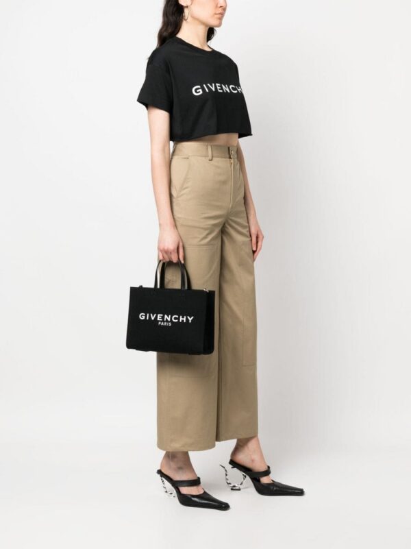 19846044_44704462_1000.jpg Givenchy logo-print tote bag