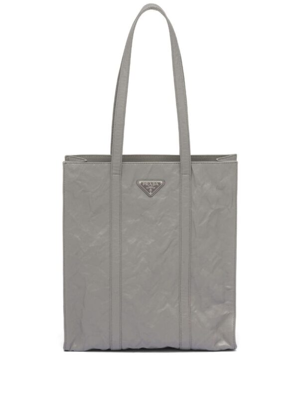 19921613_44701688_1000.jpg Prada logo-plaque tote bag