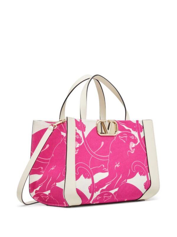 19949639_50265342_1000_e1675f66-2878-4bb0-9724-6c8785b5bb7d.jpg Valentino Garavani medium VLogo Signature Panther-print tote bag
