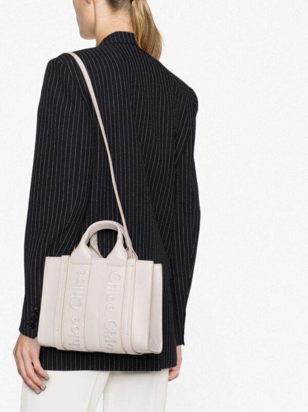 19960271_45196072_1000.jpg Chloé small Woody leather tote bag