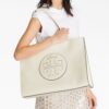 19966506_44939311_1000.jpg Tory Burch embossed-logo tote bag