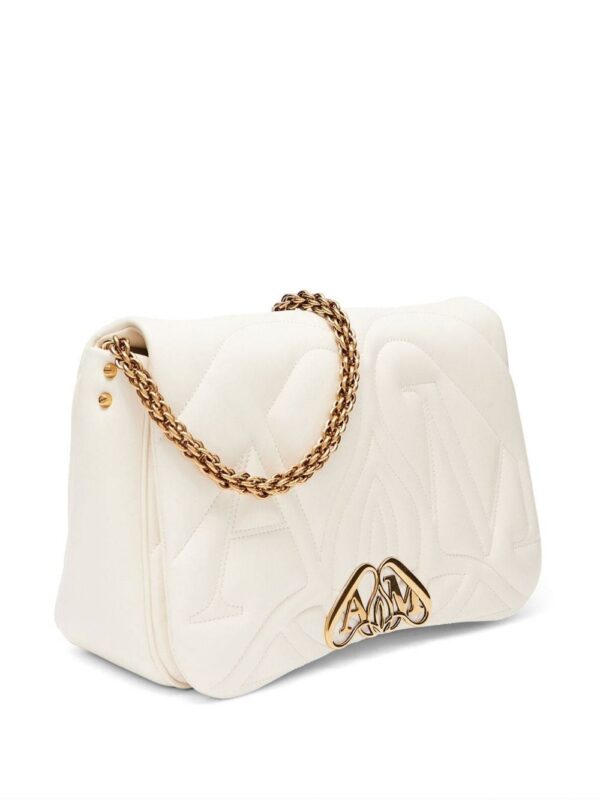 20009159_53540628_1000.jpg Alexander McQueen The Seal quilted shoulder bag